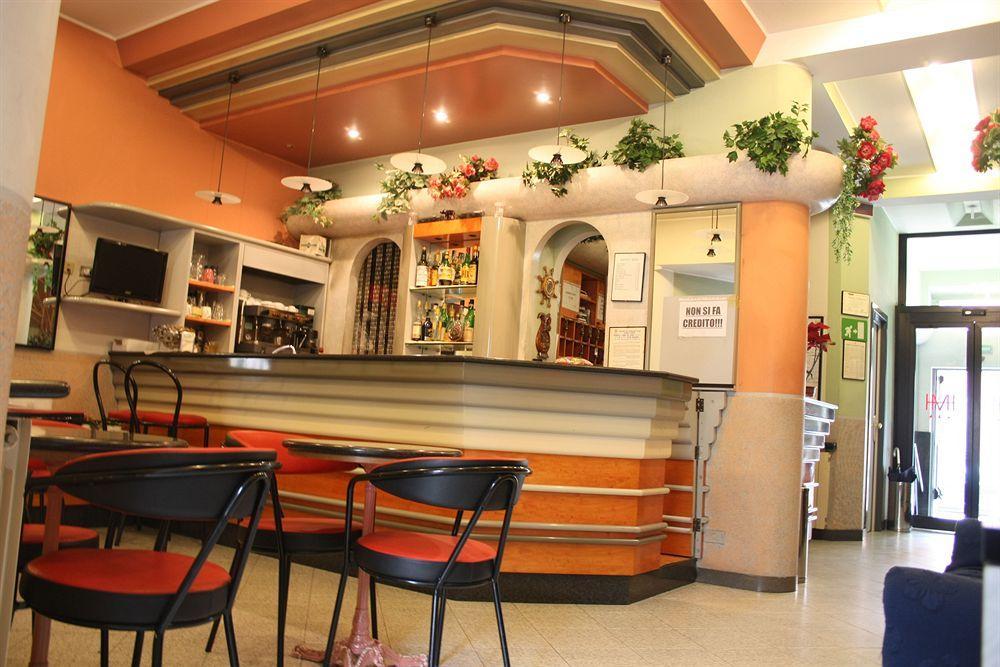 Hotel Mazzini Летояни Екстериор снимка