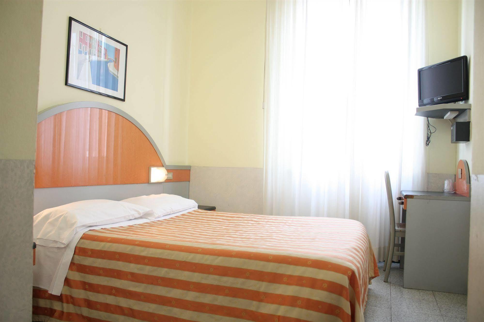 Hotel Mazzini Летояни Стая снимка